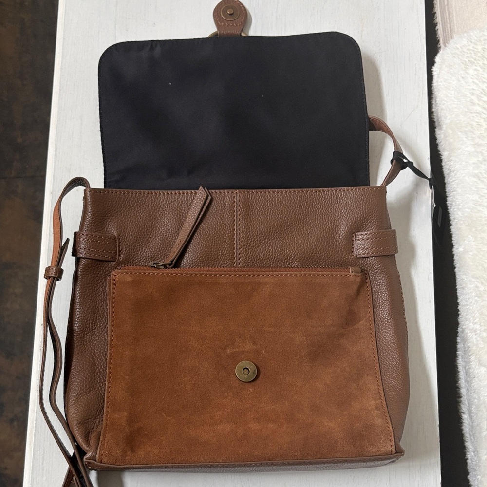 Genuine Leather & Suede Crossbody satchel Bag with Ring Detail closure - Picture 2 of 6